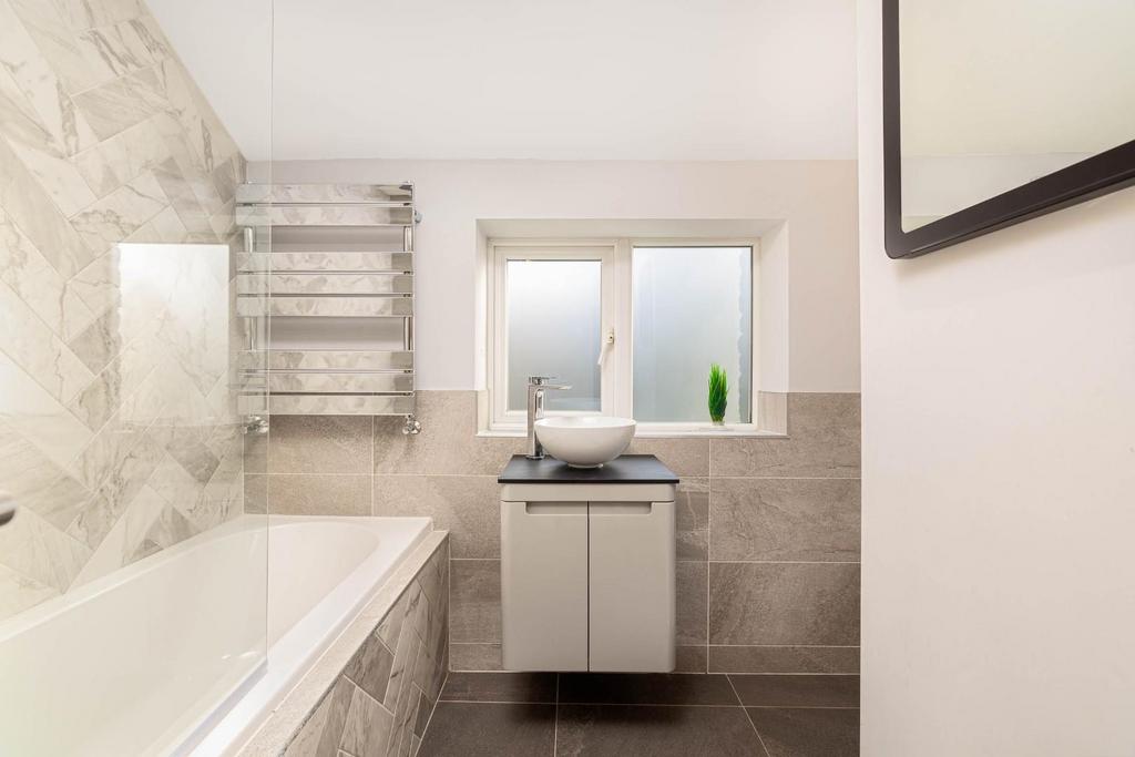 20231109-1015 Mosley Jarman - 99 Hawthorn Street,