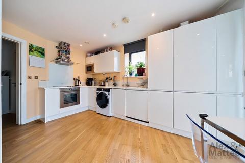 2 bedroom flat for sale, Rotherhithe New Road, London, SE16