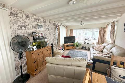 1 bedroom park home for sale, Cringles, Silsden