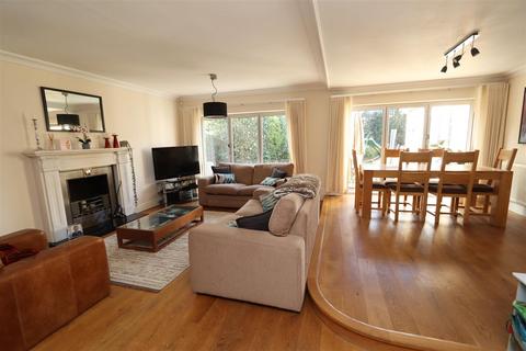 4 bedroom detached house for sale, Mulberry Hill, Shenfield, Brentwood