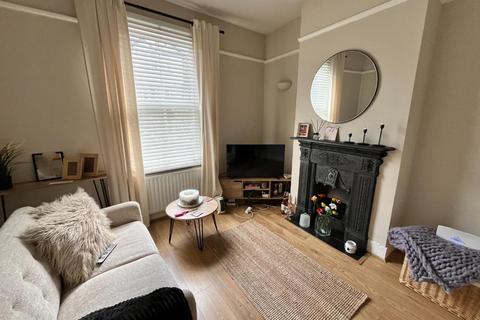 11 Westcroft Road, Wallington, SM6 7HY