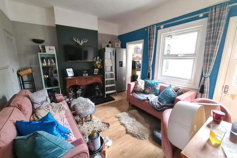 11 Westcroft Road, Wallington, SM6 7HY