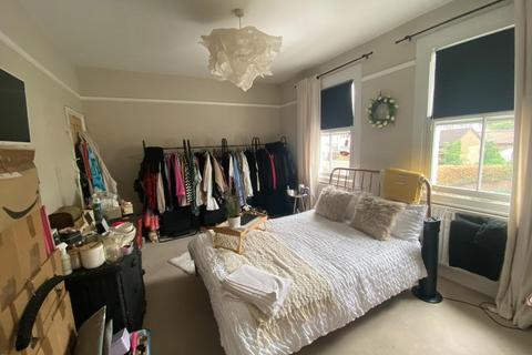 11 Westcroft Road, Wallington, SM6 7HY