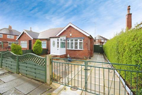 2 bedroom semi-detached bungalow for sale, Kelmscott Garth, Leeds LS15