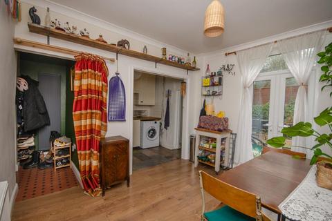 25 Berwick Road, Bristol, BS5 6NG