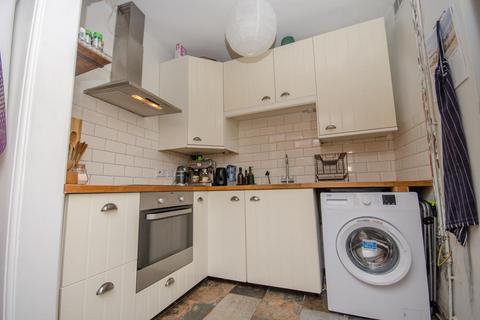 25 Berwick Road, Bristol, BS5 6NG