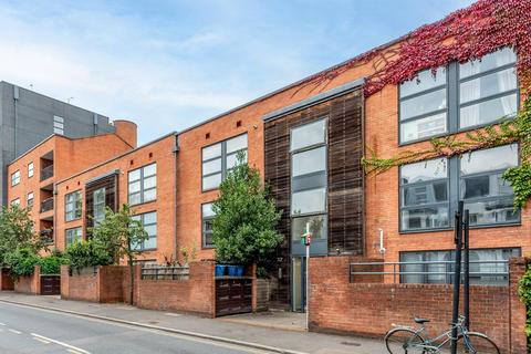 Flat 5, 17 Albion Road, London, N16 9PF