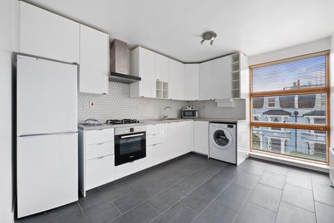 Flat 5, 17 Albion Road, London, N16 9PF