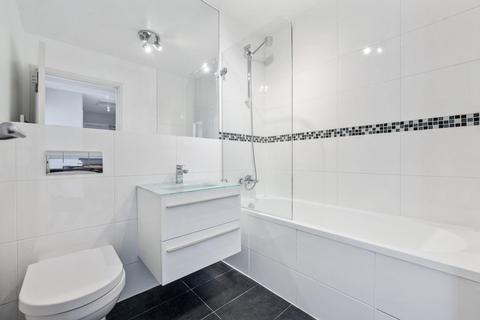 Flat 5, 17 Albion Road, London, N16 9PF