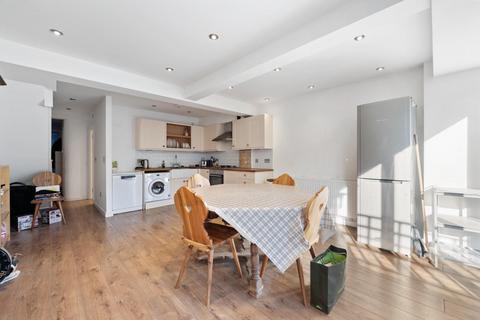 4 bedroom end of terrace house for sale, Nevill Road, London, N16