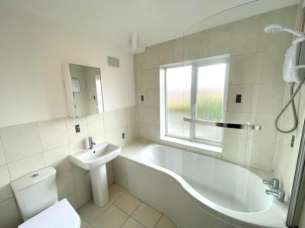 77 Moss Lane 5.jpg