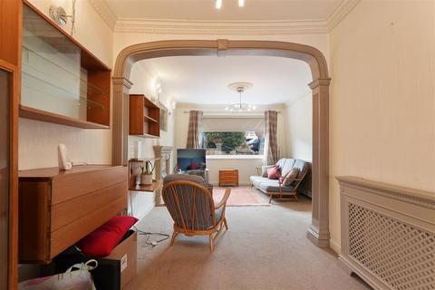 25 Carr Grove, Deepcar, Sheffield, S36 2PP