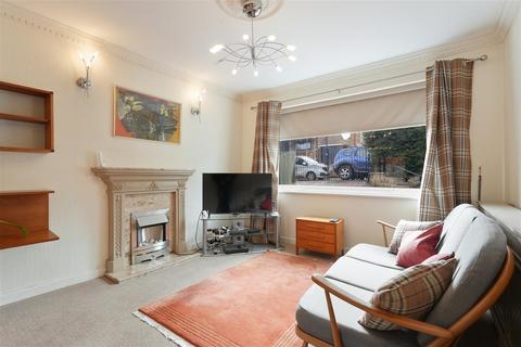 25 Carr Grove, Deepcar, Sheffield, S36 2PP