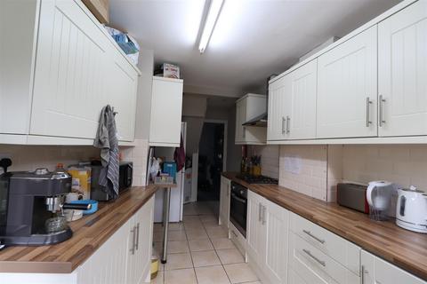 4 bedroom terraced house to rent, Sir Henry Parkes Road, Coventry CV5