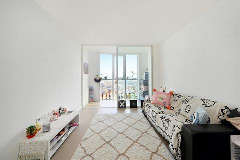 1 bedroom flat for sale, Sky Gardens, Wandsworth Road, London SW8