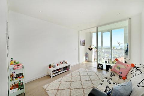 1 bedroom flat for sale, Sky Gardens, Wandsworth Road, London SW8