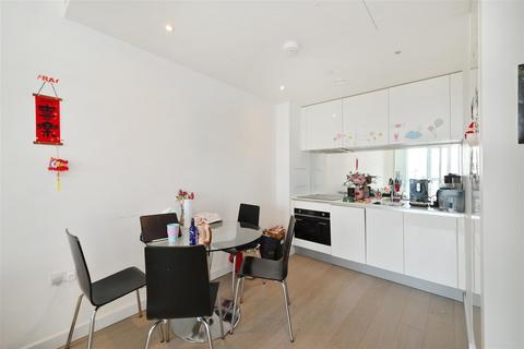 1 bedroom flat for sale, Sky Gardens, Wandsworth Road, London SW8