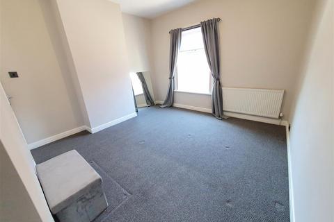 2 bedroom house to rent, Shaw Road South, Stockport SK3