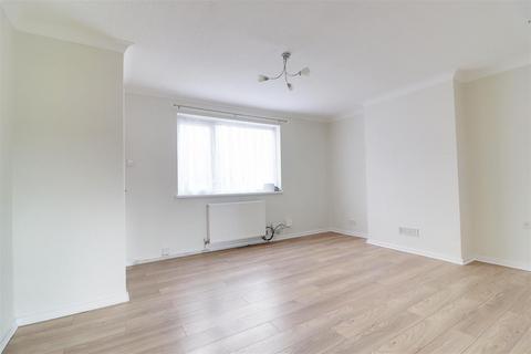 2 bedroom end of terrace house for sale, Taunton Road, Hull