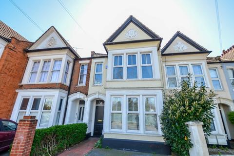 4 bedroom semi-detached house for sale, Cambridge Road, Southend-On-Sea SS1