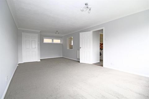 2 bedroom flat to rent, The Pastures, High Wycombe HP13