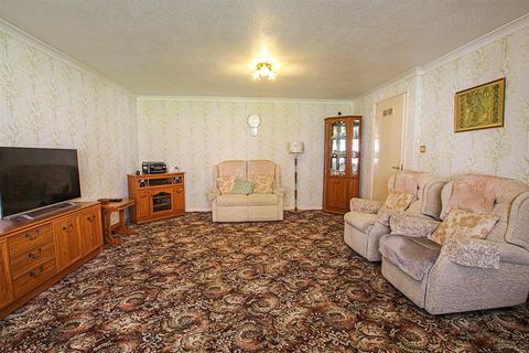 2 bedroom flat for sale, West Drive Gardens, Ely CB7