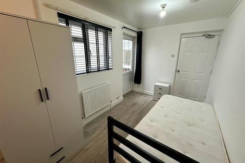 1 bedroom in a house share to rent, Vardon Road, Stevenage