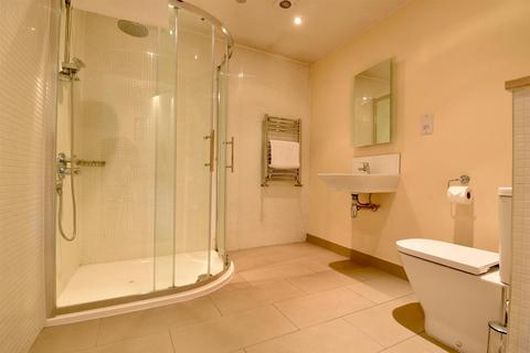 1 bedroom in a house share to rent, ROOM 7, Cinnabar Hotel, 88-89 Fore Street