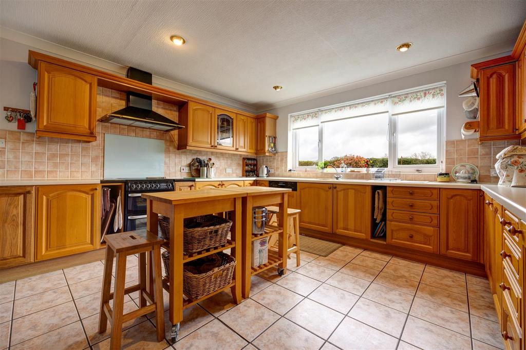 Kitchen 03.jpg