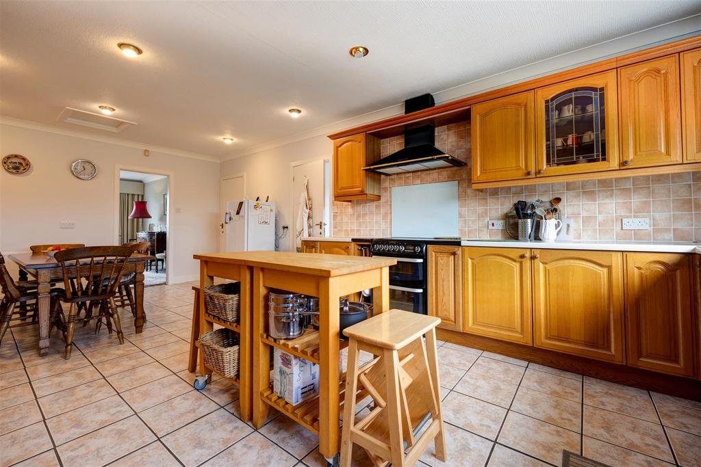 Kitchen 04.jpg