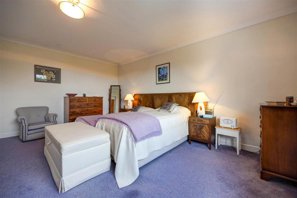 Bed4 02.jpg