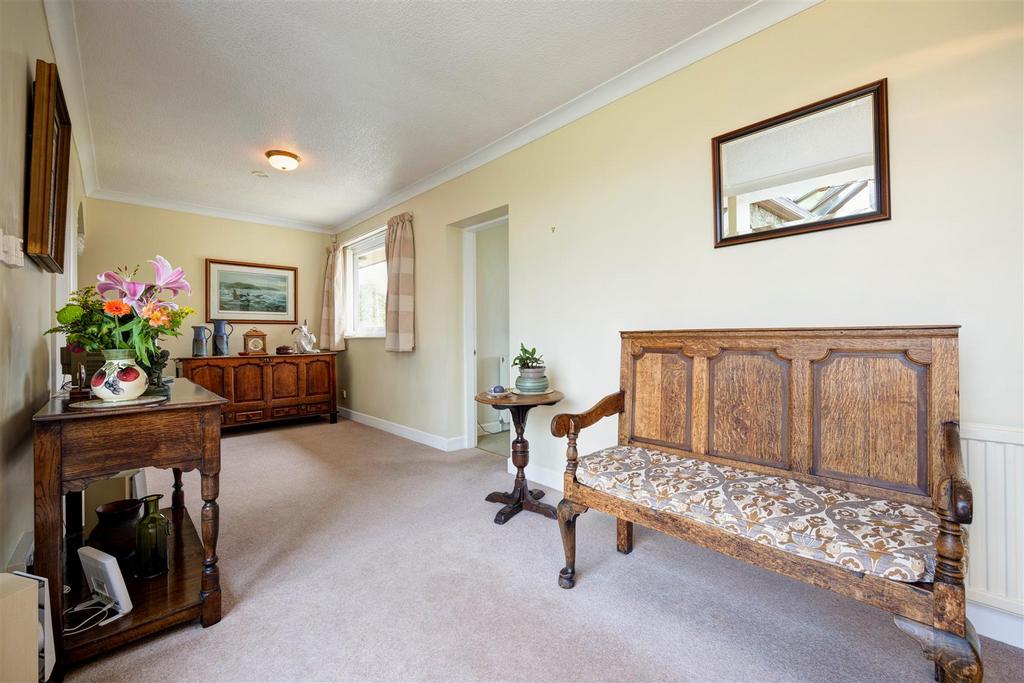 Entrance Hall 05.jpg