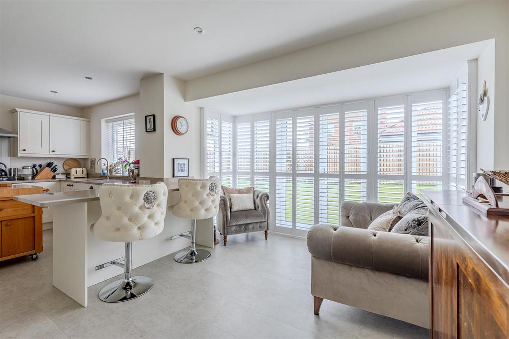 Kitchen Breakfast/Family Room