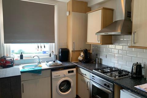 1 bedroom flat for sale, Southfield Mount, Armley, Leeds