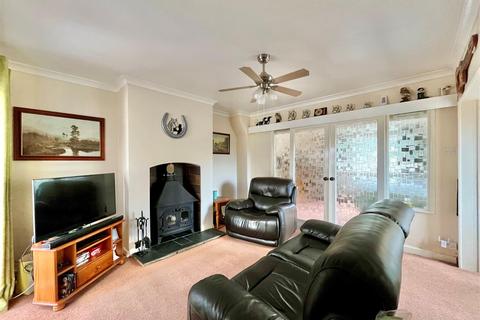 3 bedroom semi-detached house for sale, Manor Cottages, Gloucester GL2