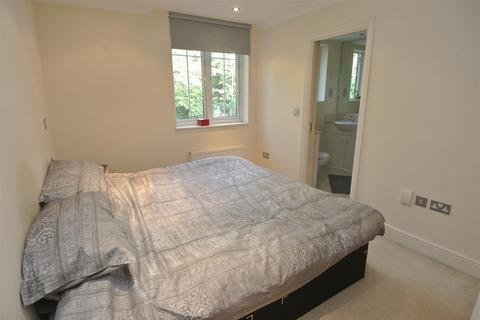 2 bedroom apartment to rent, Monument Hill, Weybridge KT13