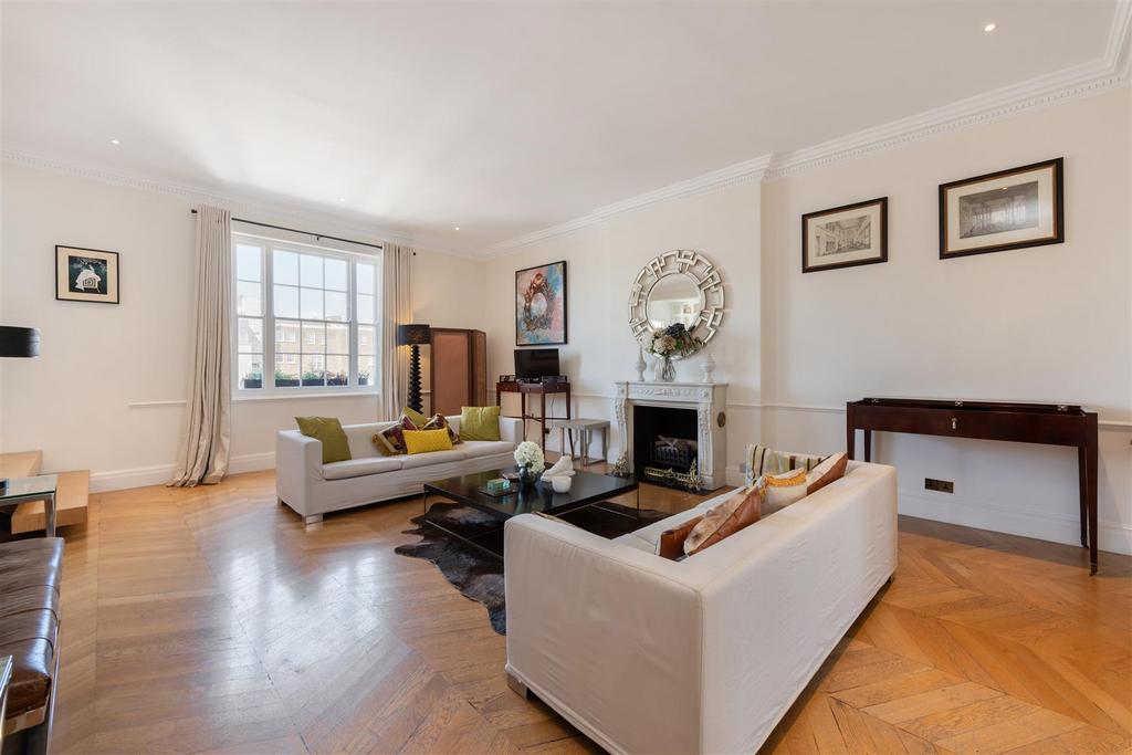 Flat 3, 57 Eaton Place Hi-1.jpg