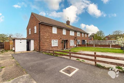 2 bedroom maisonette for sale, St. Catherines Close, Wickford SS11