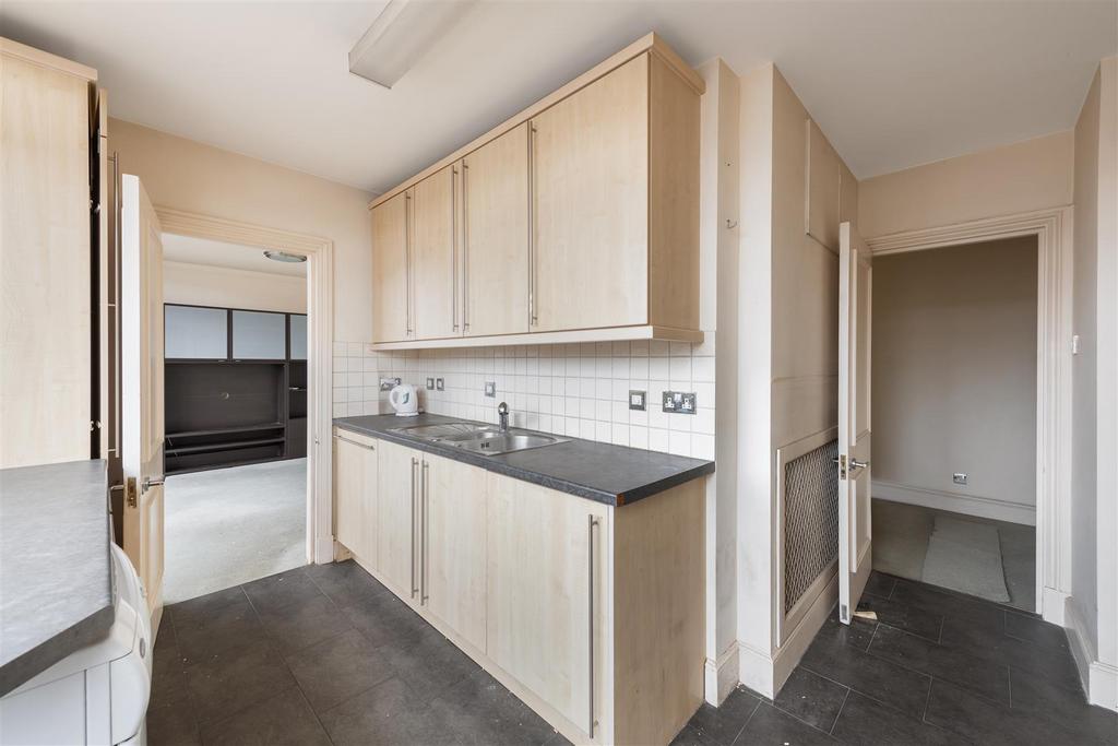 Flat 20 Fordie House Hi-9.jpg