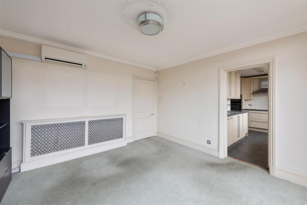 Flat 20 Fordie House Hi-6.jpg