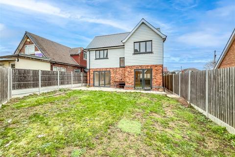 4 bedroom detached house for sale, Hawkwell Park Drive, Hockley SS5