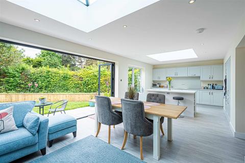 2 Streetly Crescent, Sutton Coldfield, B74 4PX