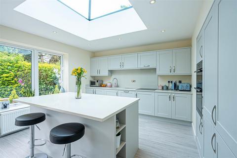 2 Streetly Crescent, Sutton Coldfield, B74 4PX