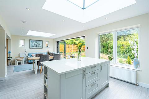 2 Streetly Crescent, Sutton Coldfield, B74 4PX