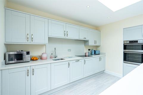 2 Streetly Crescent, Sutton Coldfield, B74 4PX