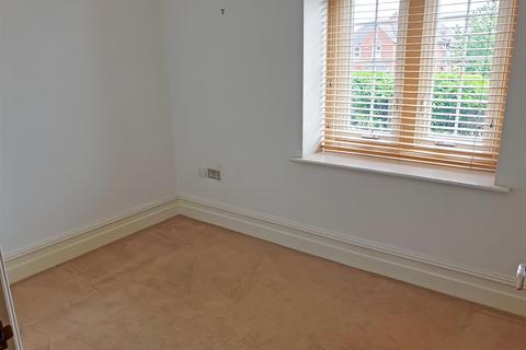 2 bedroom apartment to rent, King Edwards Court, Hatton Park, Warwick