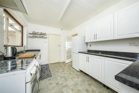 214 Dedworth Road, Windsor, SL4 4JP