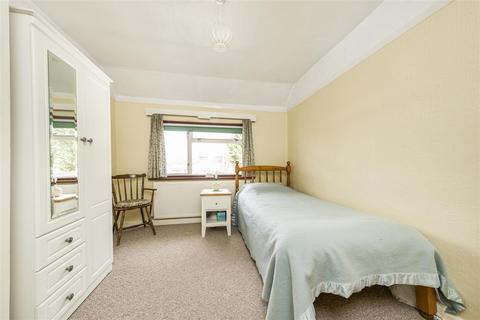 214 Dedworth Road, Windsor, SL4 4JP