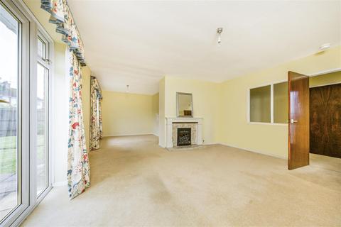 4 Frymley View, Windsor, SL4 5TA