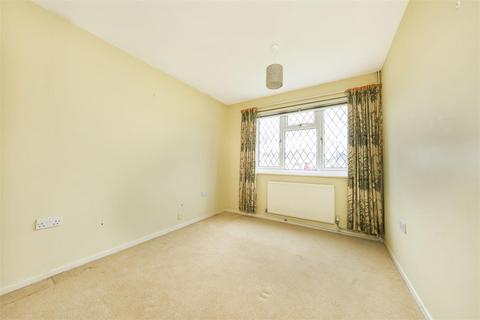 4 Frymley View, Windsor, SL4 5TA